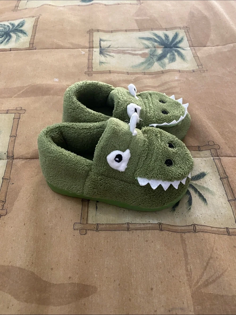 Source Unknown Olive Green dinosaur Plush Slip-On Slippers for Kids
